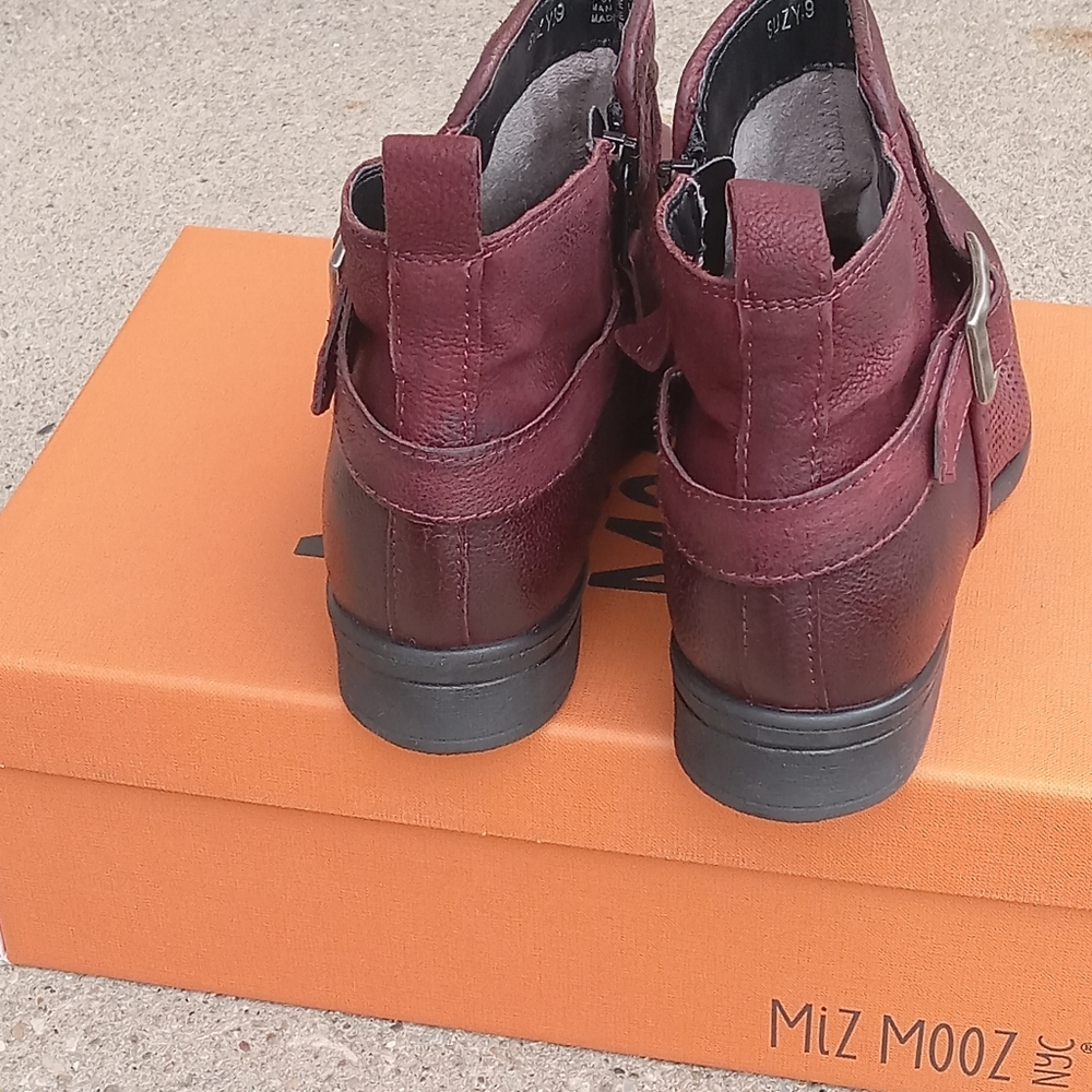 NIB Miz Mooz Suzy Leather Ankle Boots w/Buckle, 39 - Picture 7 of 8